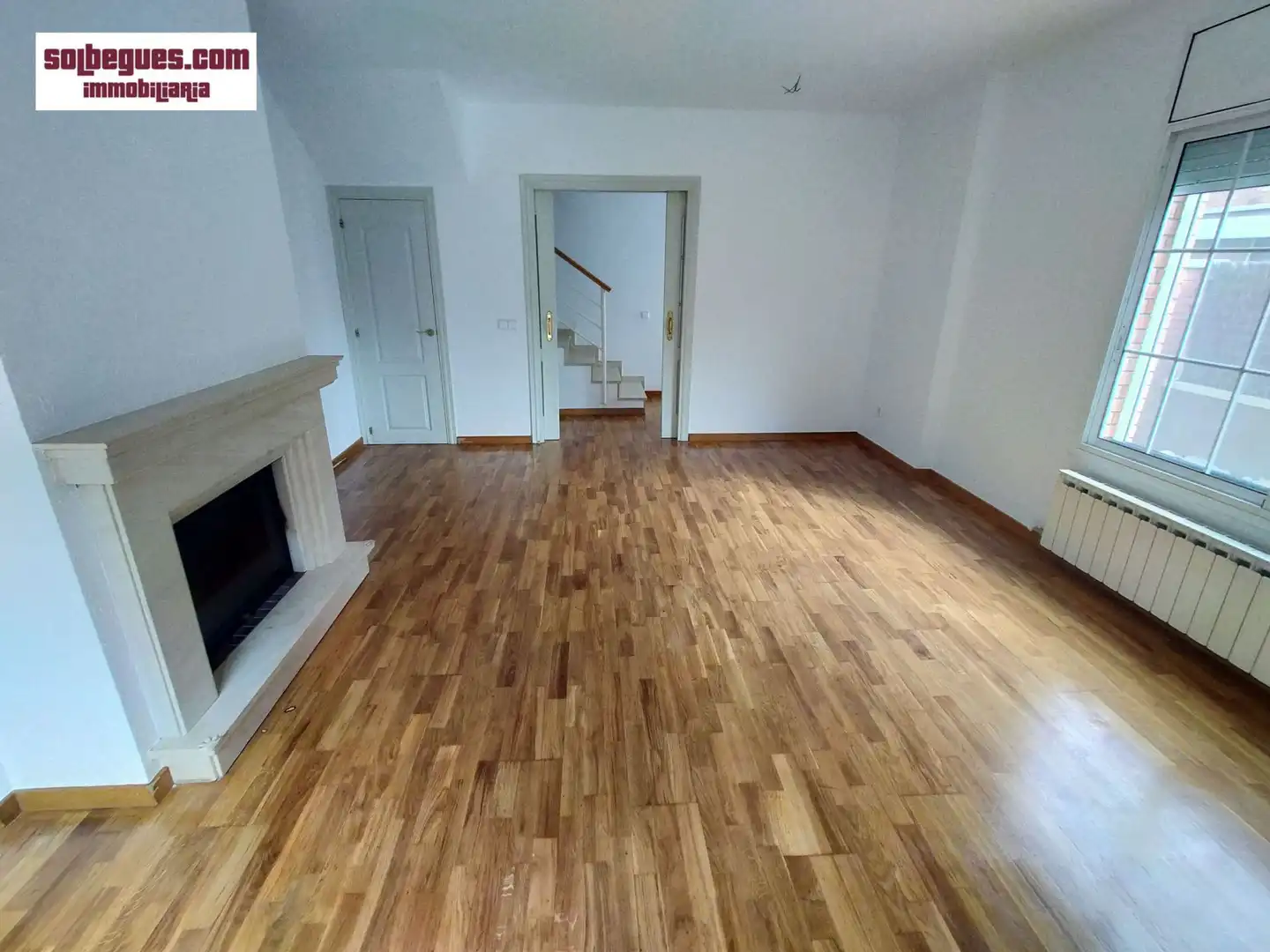 Sala de estar de Casa adosada en venta en Begues con Calefacción, Jardín privado y Terraza