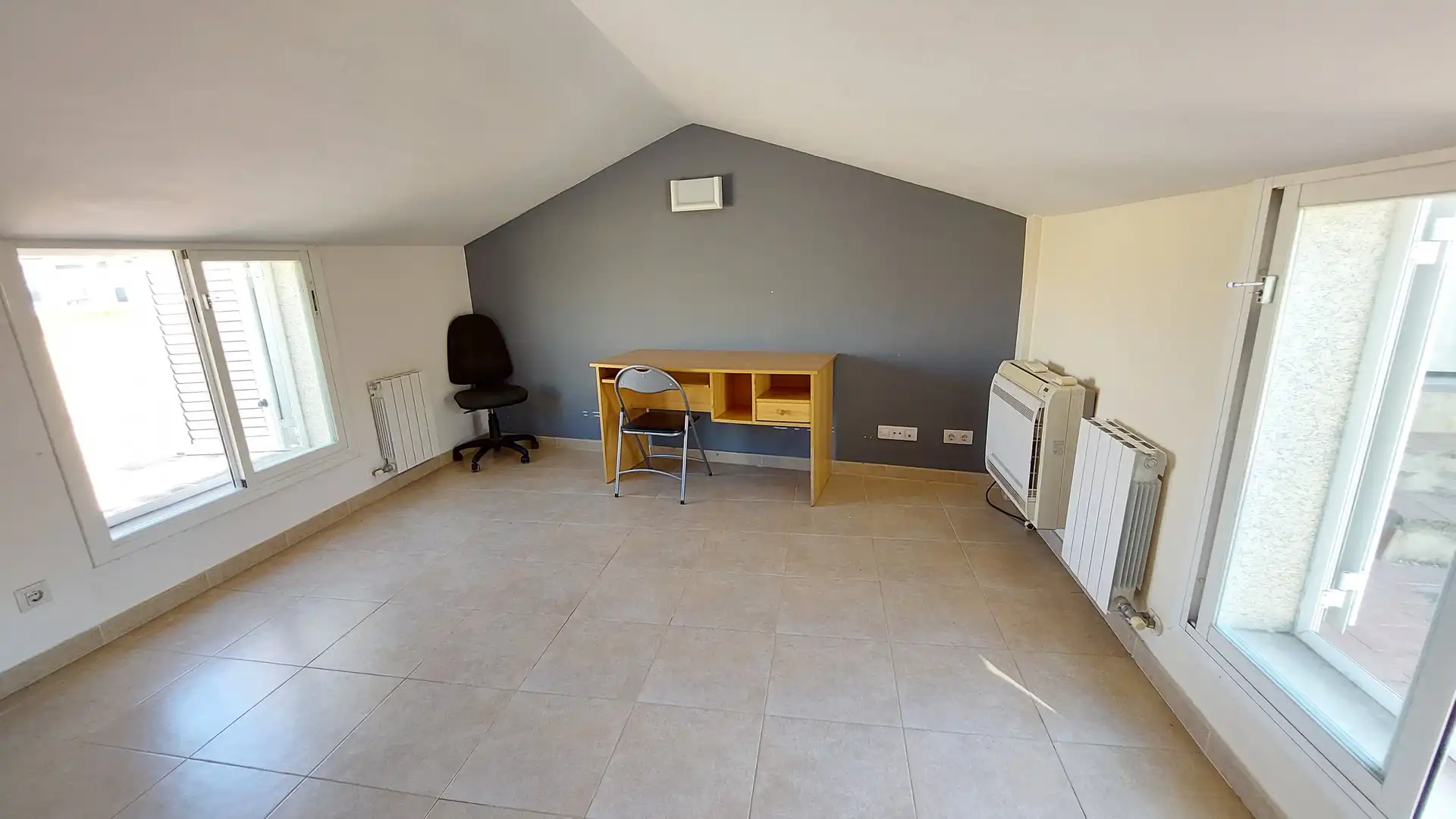 Dúplex amb terrassa de lloguer a Muralla dels Vallets