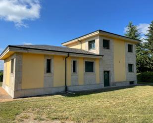 Vista exterior de Casa o xalet en venda en Lugo Capital amb Calefacció, Jardí privat i Terrassa