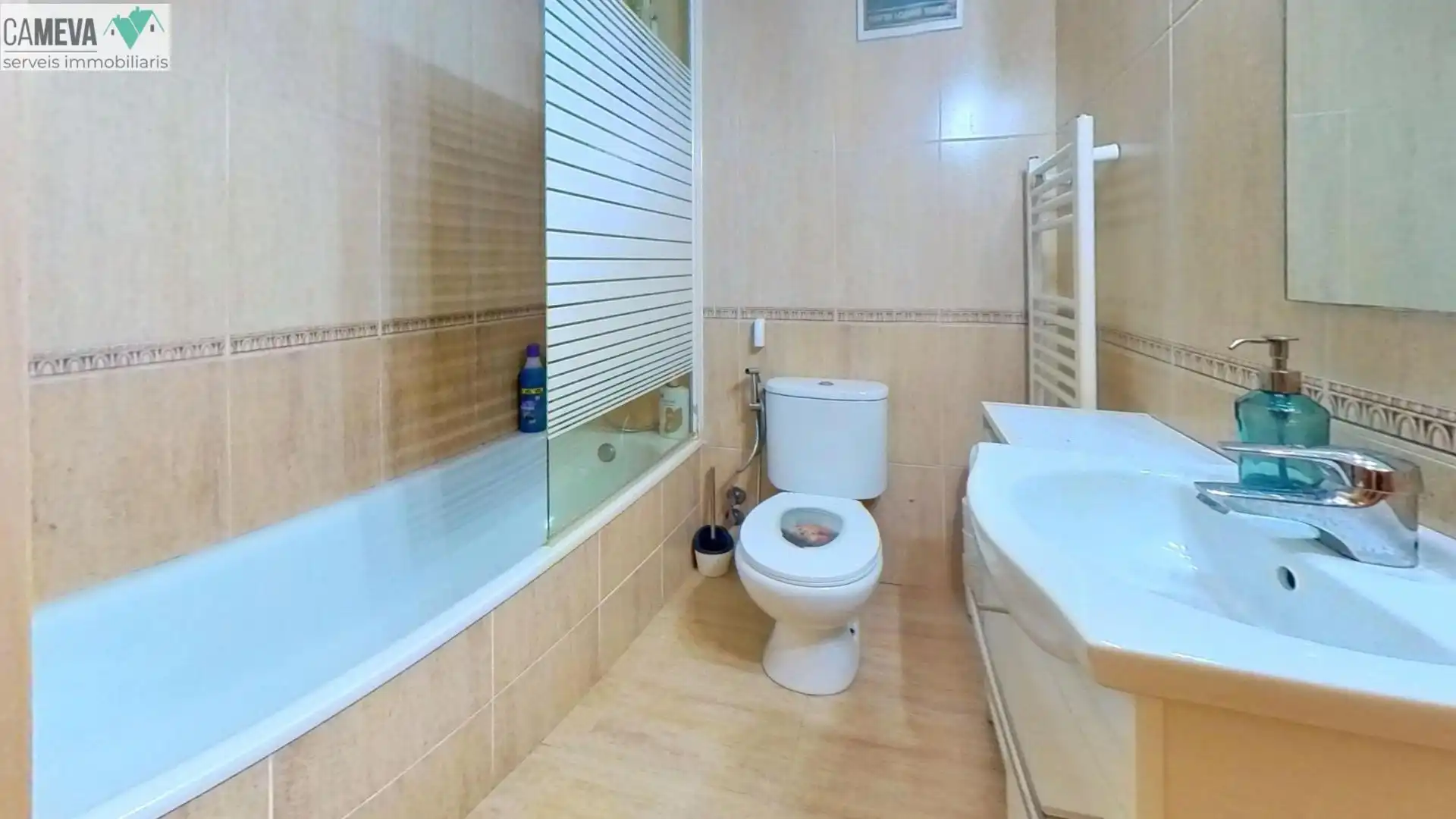 Bany de Dúplex en venda en Sabadell amb Calefacció, Parquet i Terrassa
