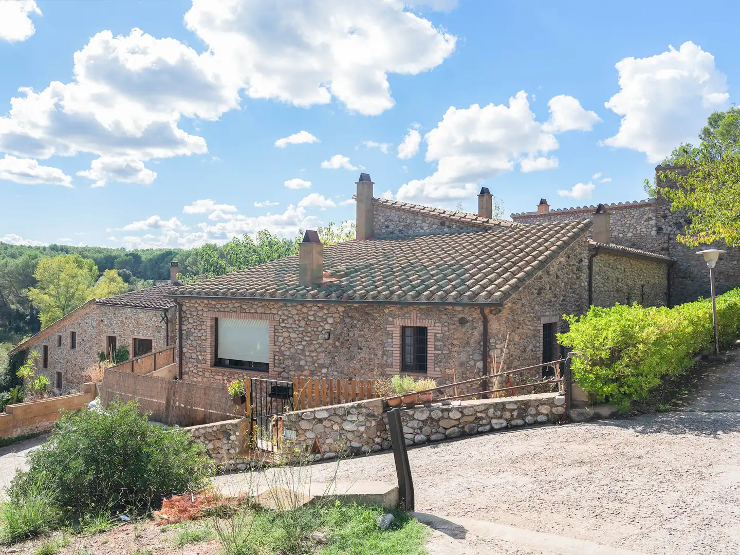 Vista exterior de Finca rústica en venta en Sant Miquel de Fluvià con Aire acondicionado, Calefacción y Jardín privado