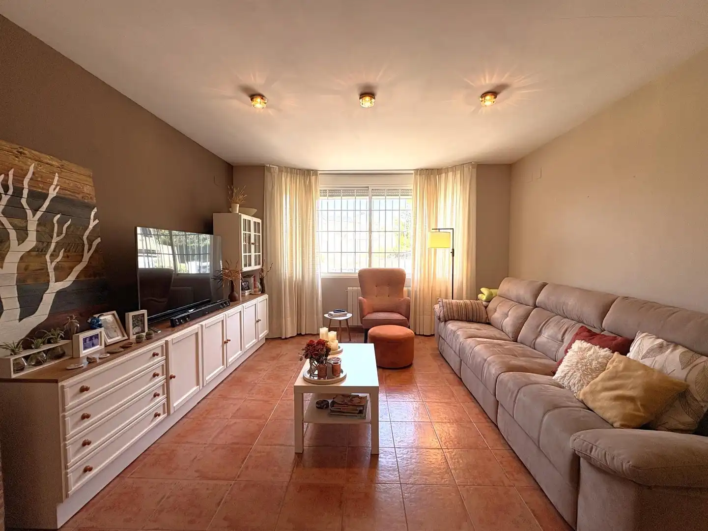 Sala d'estar de Casa o xalet en venda en L'Eliana amb Aire condicionat i Calefacció