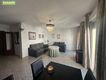 Piso con balcón en venta en Centro