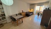 Living room of Flat for sale in Salt  with Air Conditioner, Heating and Oven