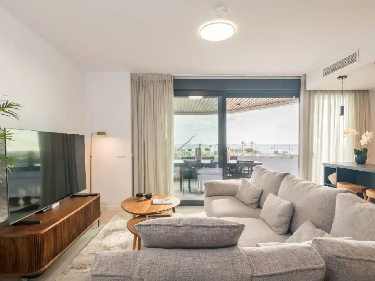 Sala d'estar de Pis en venda en Torremolinos amb Aire condicionat, Piscina i Balcó