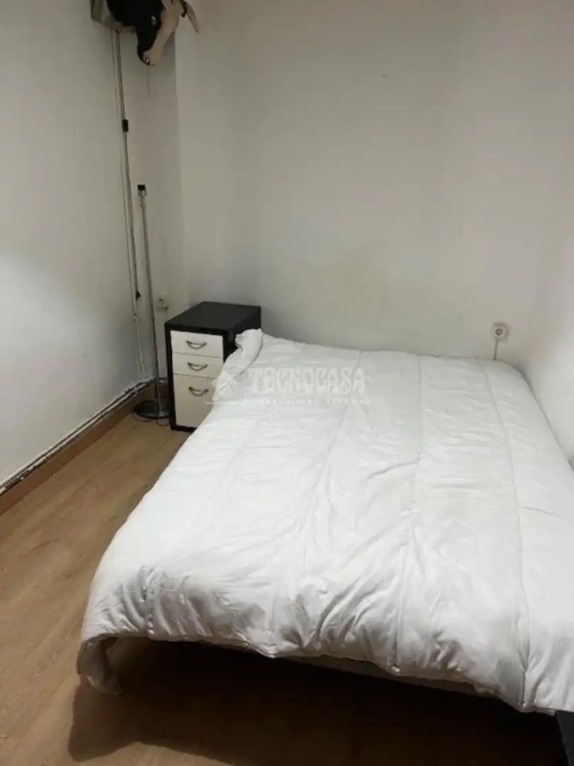 Bedroom of Flat for sale in Madrid