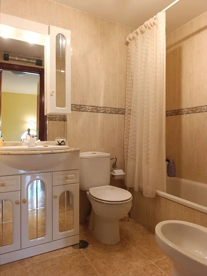 Baño de Casa adosada en venta en Ciudad Real con Aire acondicionado, Calefacción y Terraza