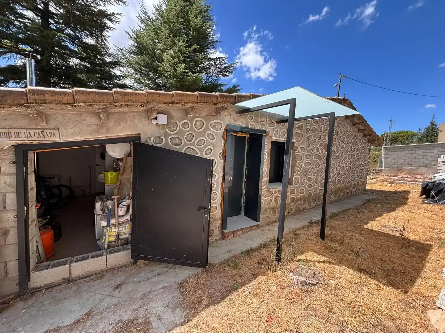 Exterior view of Houses for sale in Herradón de Pinares