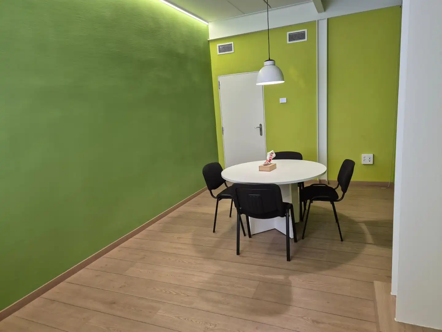 Esszimmer von Fabrikhallen zum Verkauf in Monóvar  / Monòver
