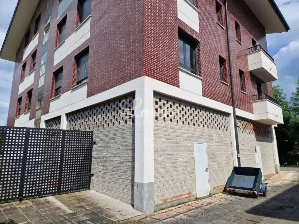 Vista exterior de Local en venta en Arantzazu