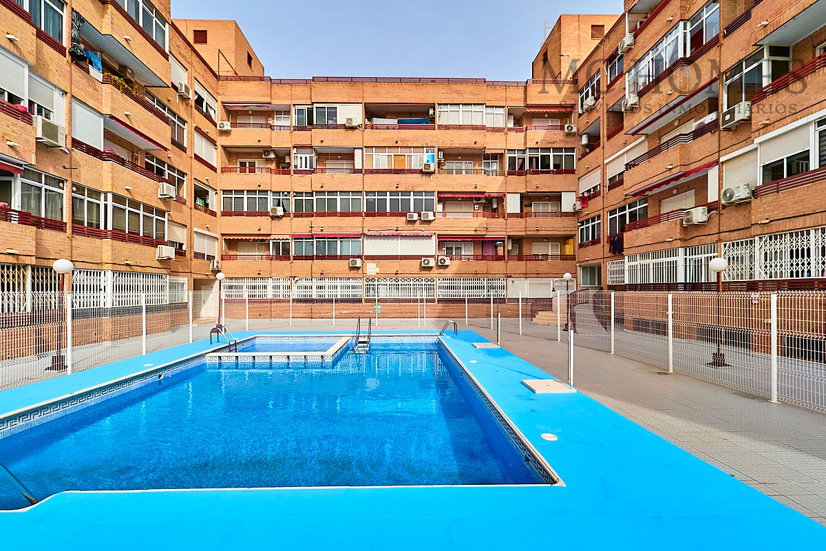 Swimming pool of Flat for sale in Torrevieja  with Air Conditioner, Terrace and Furnished