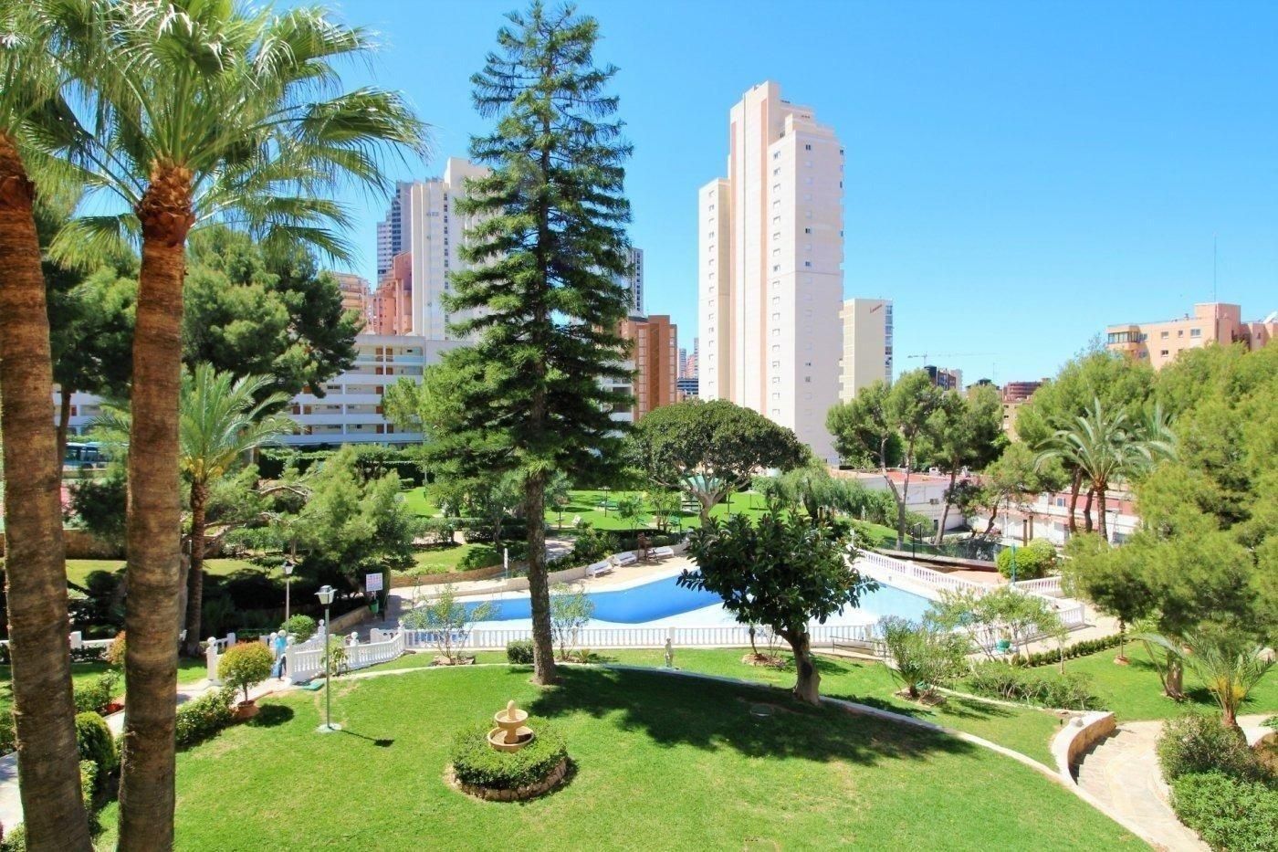 Bedroom of Apartment for sale in Benidorm  with Air Conditioner, Private garden and Community pool