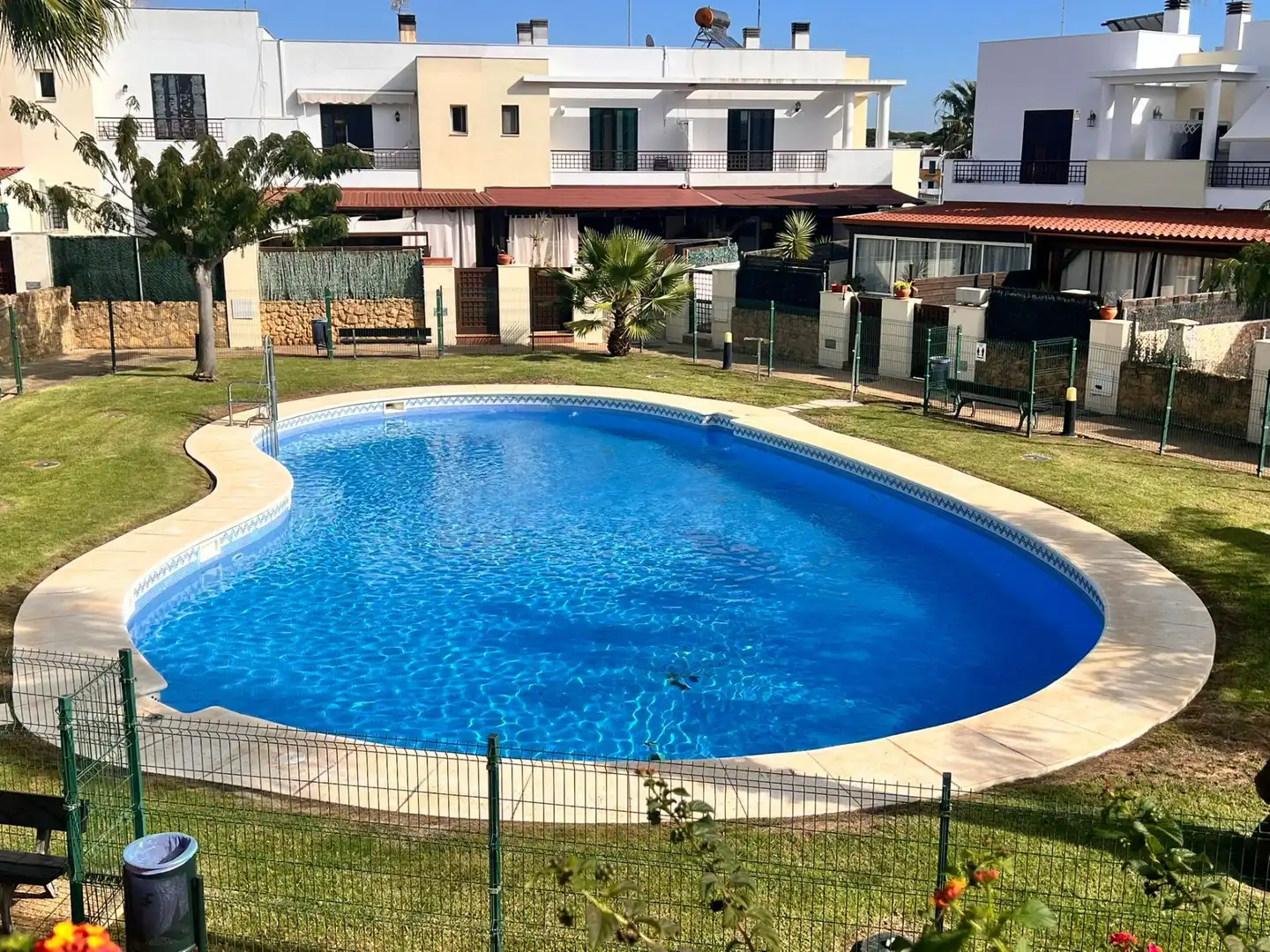 Piscina de Casa adosada en venta en Ayamonte con Aire acondicionado, Terraza y Trastero