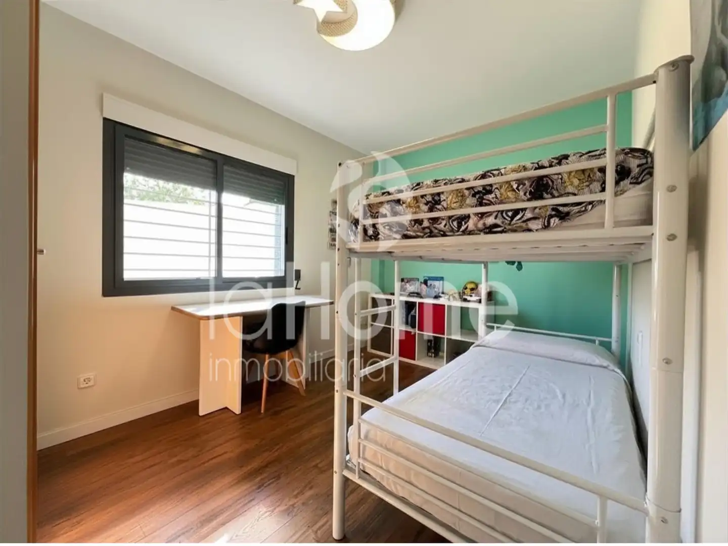 Bedroom of Houses for sale in La Pobla de Vallbona  with Air Conditioner, Parquet flooring and Terrace