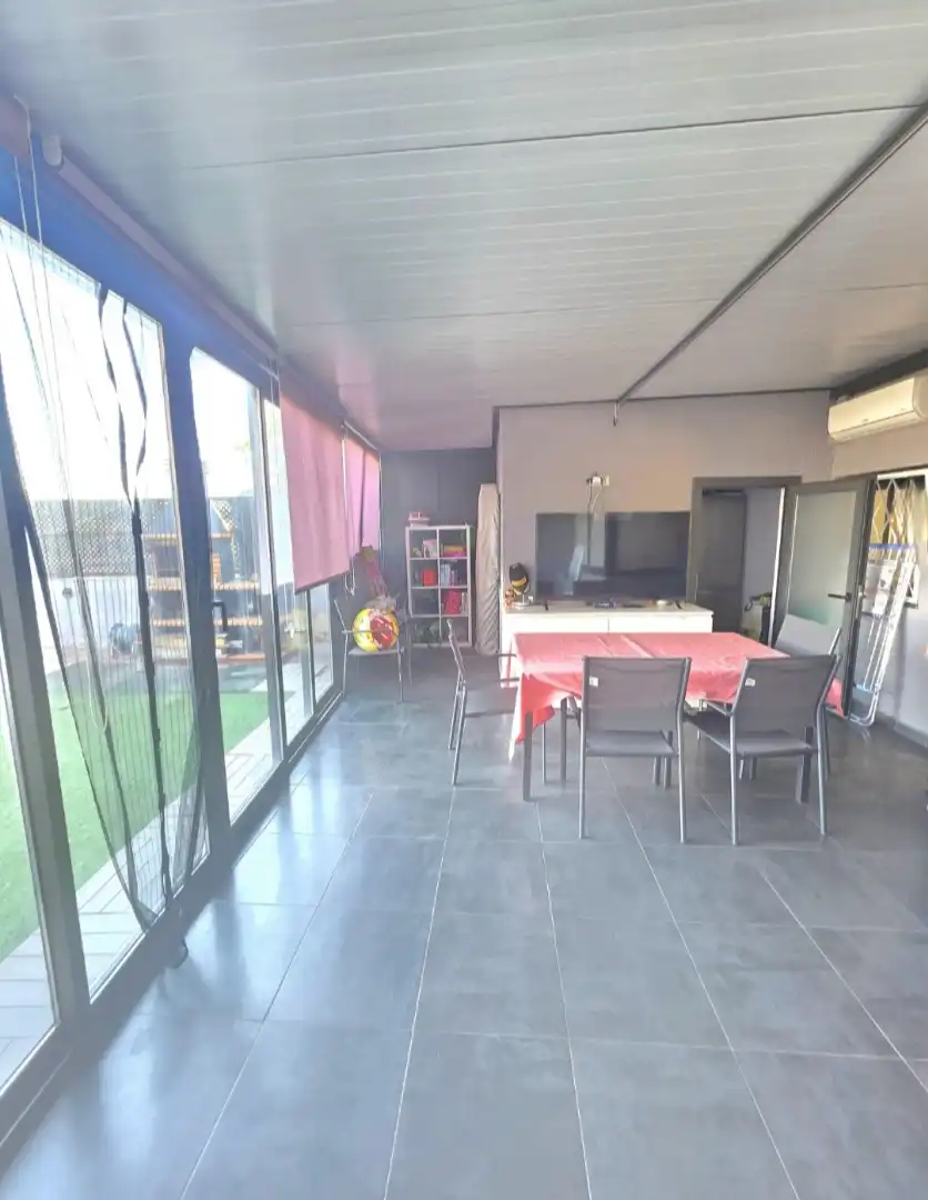 Terrassa de Casa adosada en venda en Santa Coloma de Gramenet amb Aire condicionat, Calefacció i Parquet