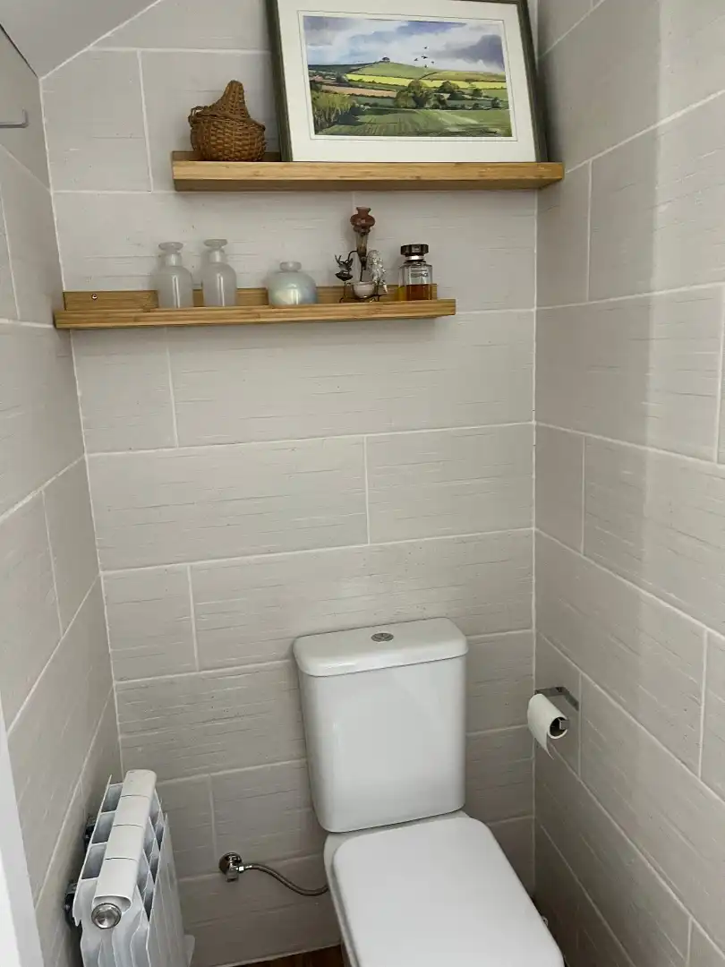 Badezimmer von Einfamilien-Reihenhaus zum Verkauf in Piedrahíta mit Heizung, Möbliert und Ofen
