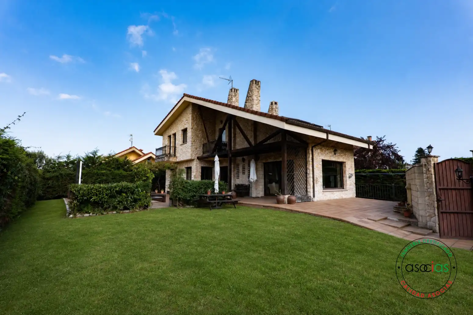 Jardín de Casa o chalet en venta en Gijón  con Calefacción, Terraza y Trastero