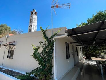 Casa rústica amb jardí en venda a Calle Iglesia 1