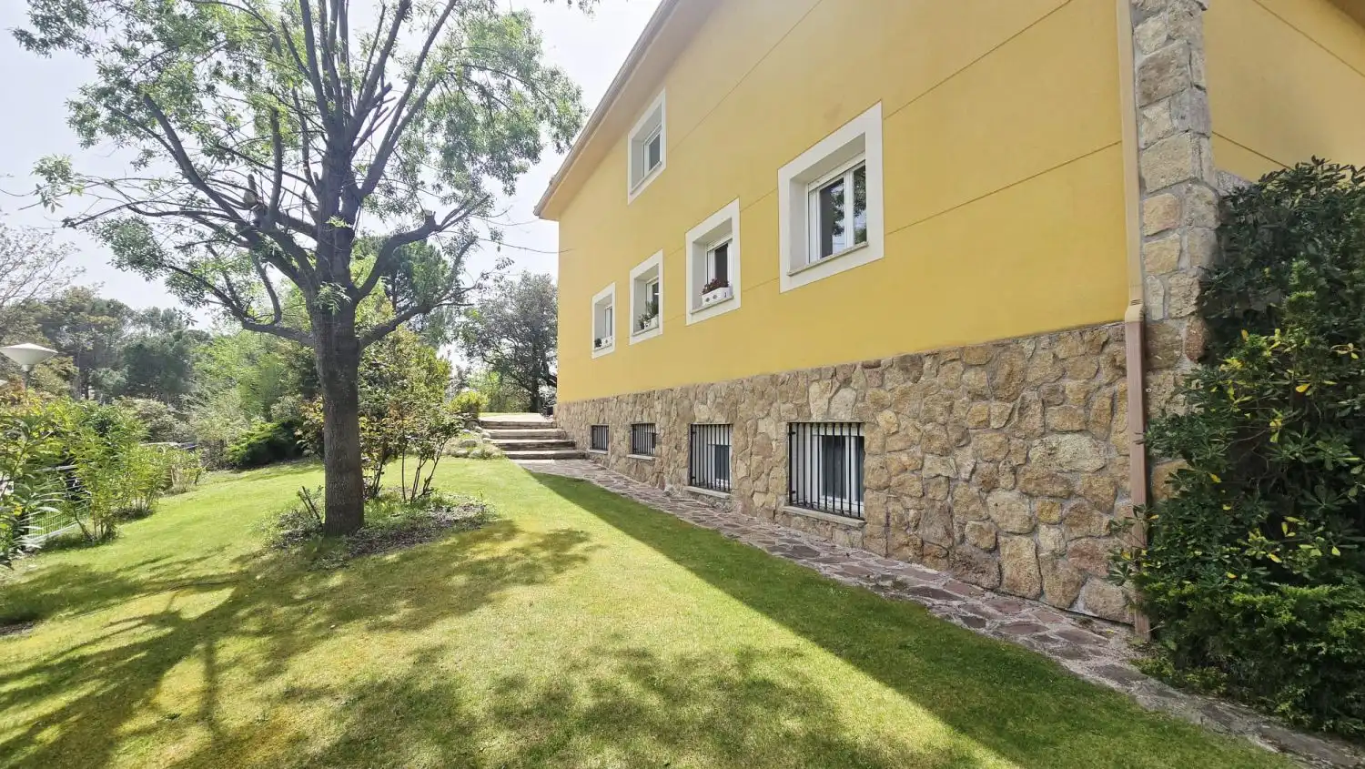 Vista exterior de Casa o xalet de lloguer en Algete amb Calefacció, Terrassa i Traster