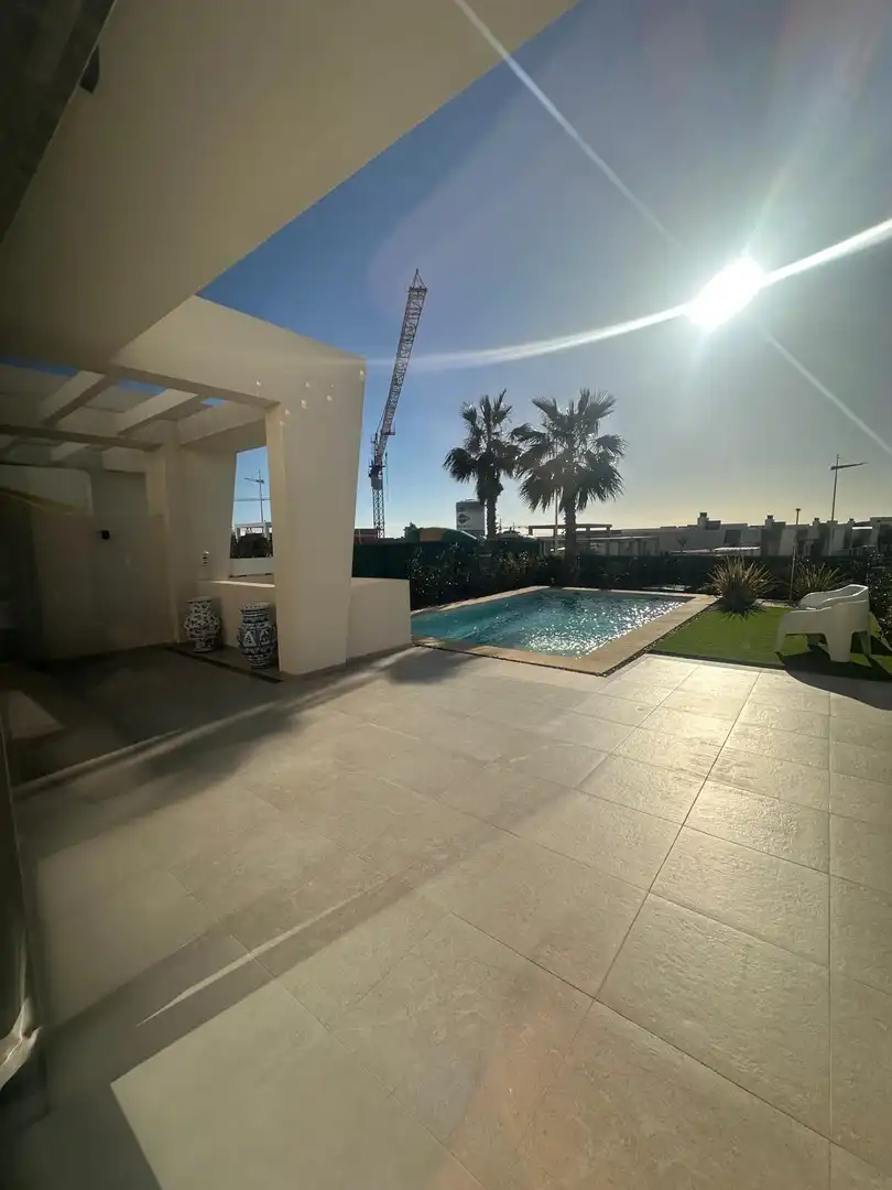 Piscina de Casa o xalet en venda en Madrid