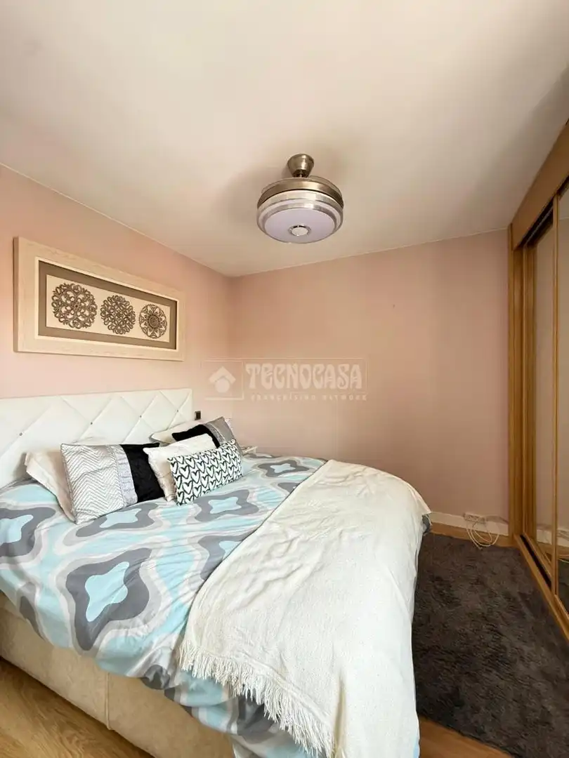 Habitación de Casa adosada en venta en Móstoles con Calefacción y Jardín privado