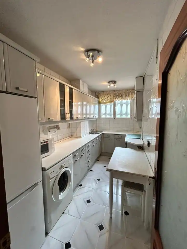 Kitchen of Flat for sale in Móstoles  with Air Conditioner, Heating and Parquet flooring