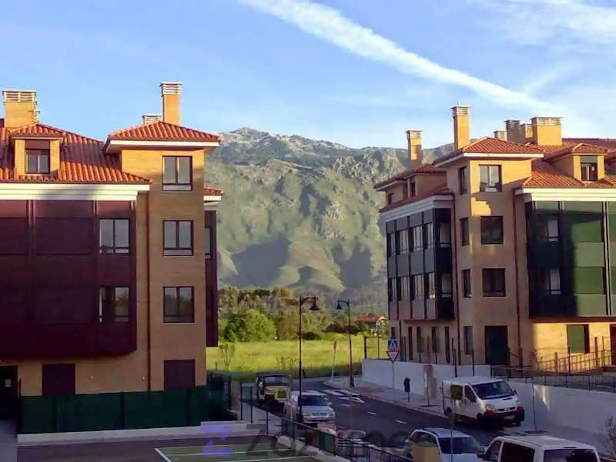 Außenansicht von Wohnung zur Miete in Llanes mit Heizung, Parkett und Terrasse
