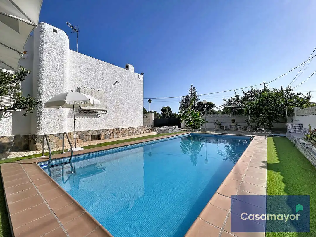 Piscina de Casa o xalet en venda en Sant Joan d'Alacant amb Aire condicionat, Jardí privat i Piscina