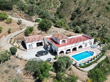 Casa amb piscina en venda a Sedella