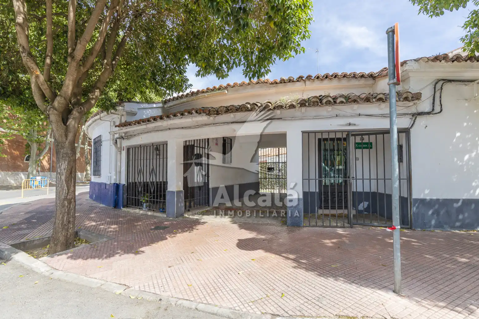 Außenansicht von Einfamilien-Reihenhaus zum Verkauf in Alcalá de Henares