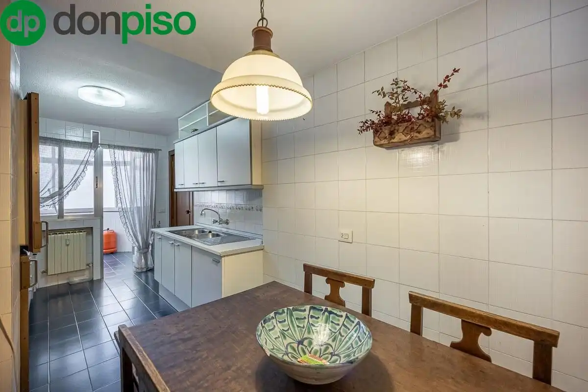 Kitchen of Flat for sale in Granada  with Air Conditioner, Heating and Terrace