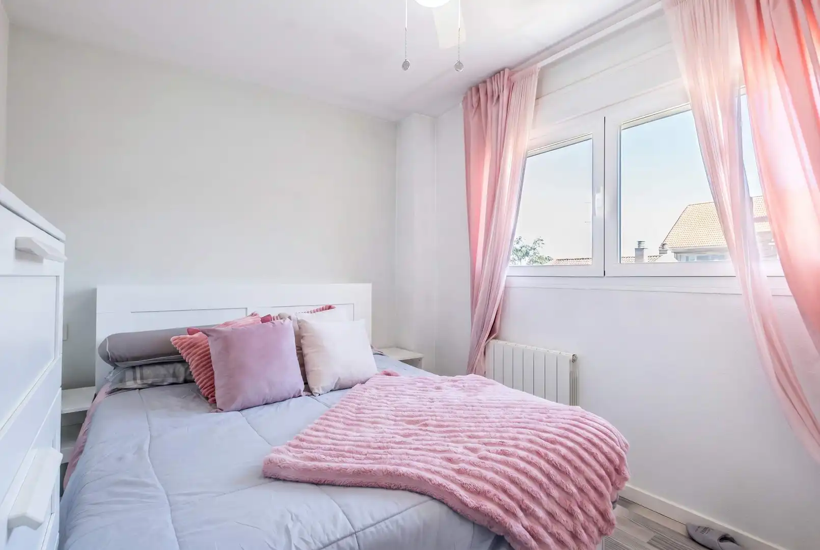 Bedroom of Attic for sale in Zaragoza  with Air Conditioner, Heating and Terrace