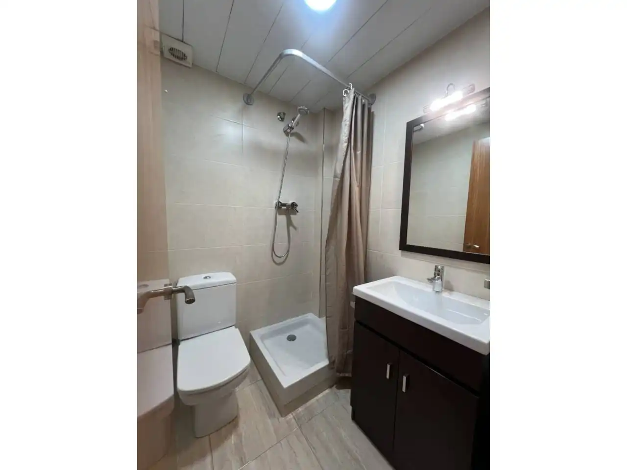 Bathroom of Flat for rent in Granollers  with Air Conditioner, Heating and Balcony