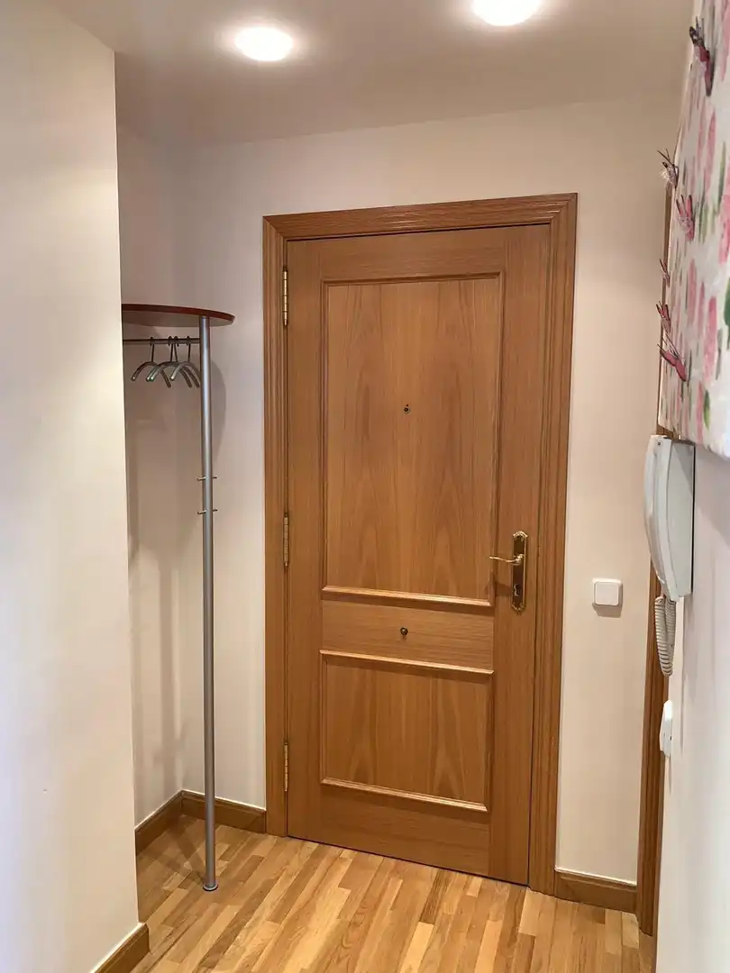 Apartamento de alquiler en  Logroño con Calefacción, Terraza y Amueblado