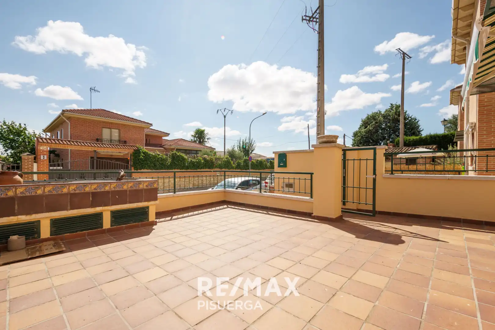 Terrassa de Casa o xalet en venda en Fuensaldaña amb Jardí privat i Traster