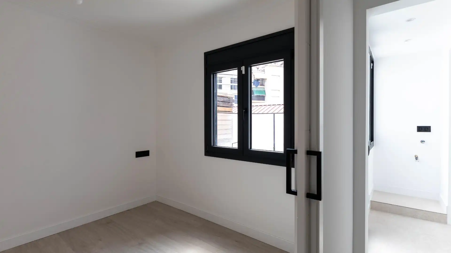Piso en venta en L'Hospitalet de Llobregat con Calefacción, Parquet y Terraza