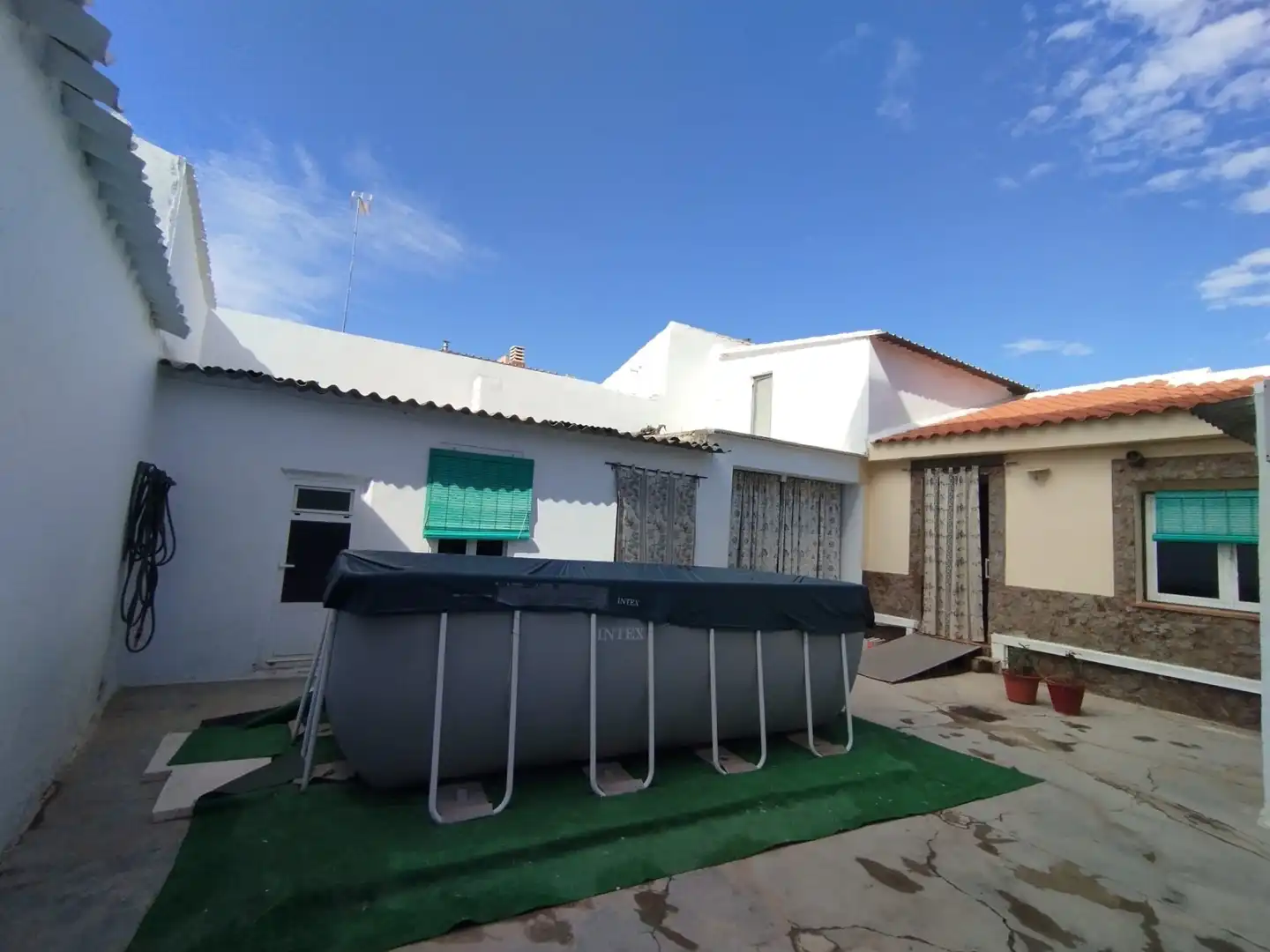 Exterior view of Detached homes for sale in Tomelloso  with Air Conditioner, Heating and Private garden