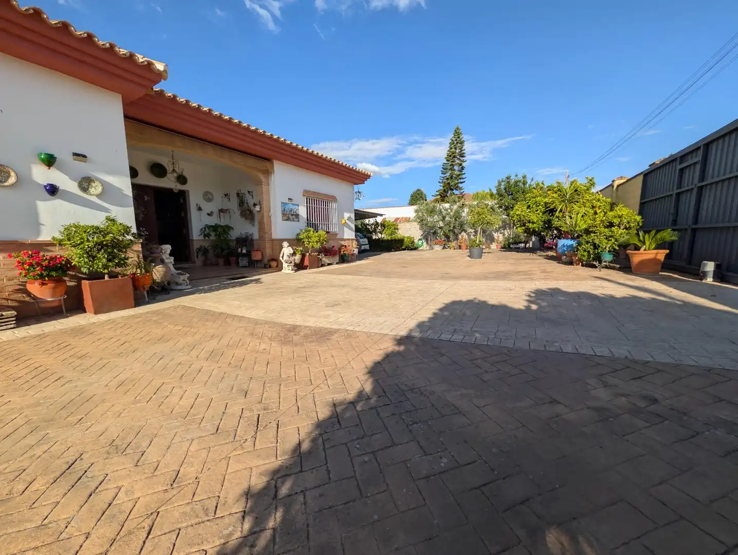 Chalet con piscina en venta en Sanlúcar la Mayor, imagen 4