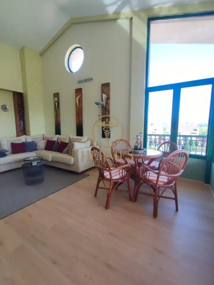 Sala d'estar de Casa o xalet en venda en Nigrán amb Calefacció, Jardí privat i Terrassa