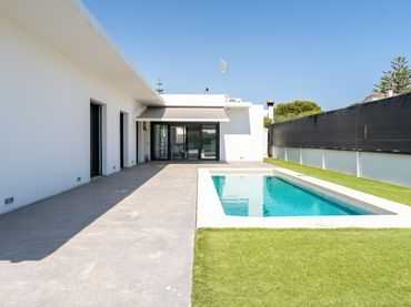 Chalet con piscina en venta en Creixell