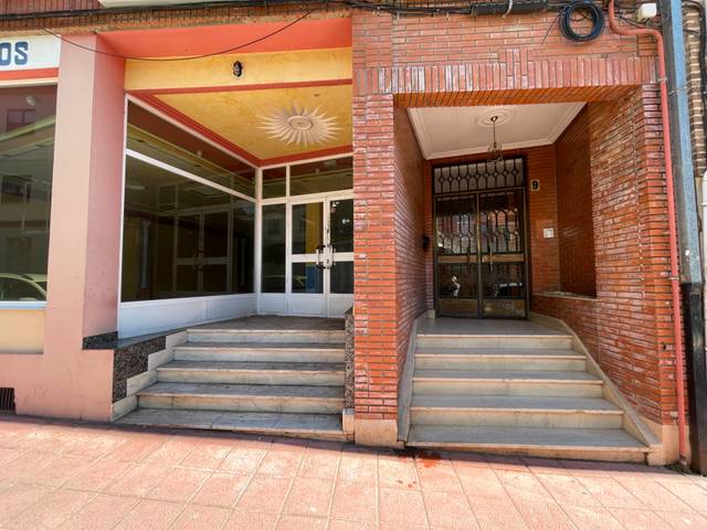 Local comercial en Venta en Cuesta del Portillo de San Andrés, 29 en Benavente