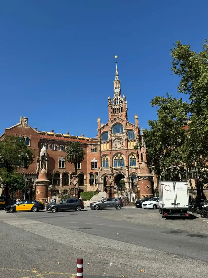 Vista exterior de Pis en venda en Barcelona amb Calefacció, Moblat i Balcó