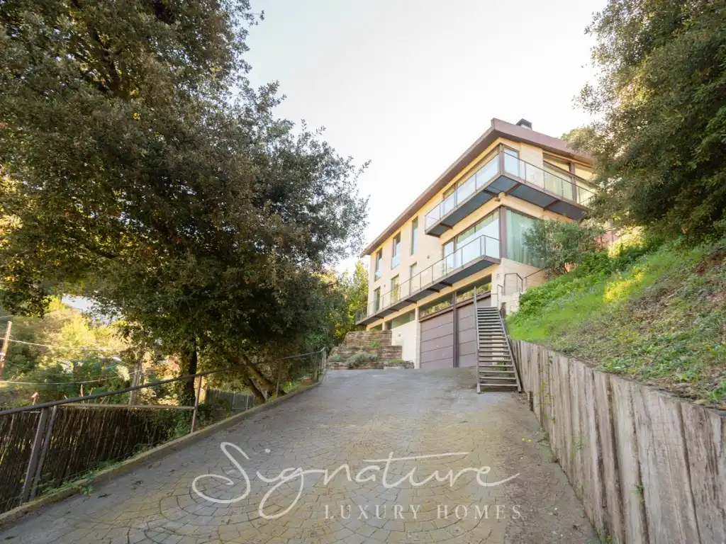 Vista exterior de Casa o chalet en venta en Barcelona con Aire acondicionado