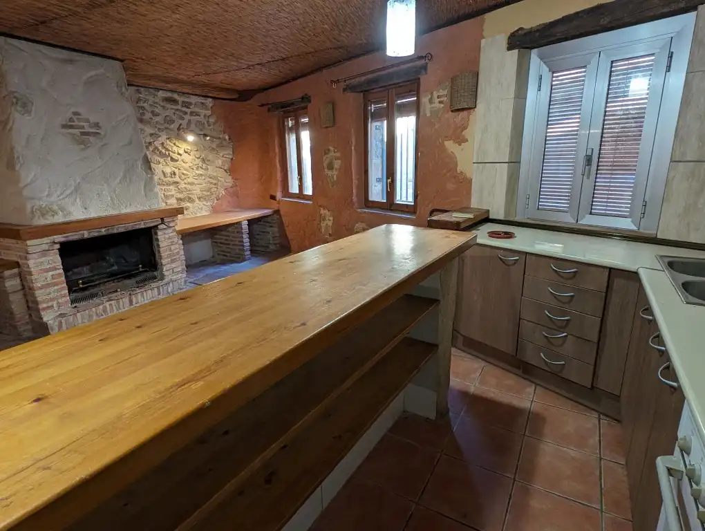 Kitchen of Houses for sale in Cretas  with Terrace, Storage room and Balcony
