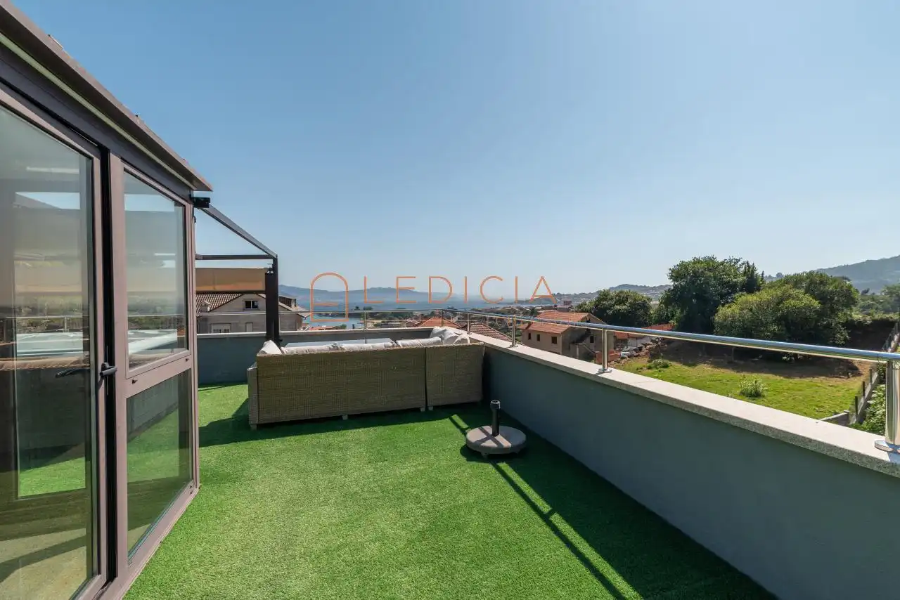 Terrace of Houses for sale in Moaña  with Heating, Private garden and Swimming Pool