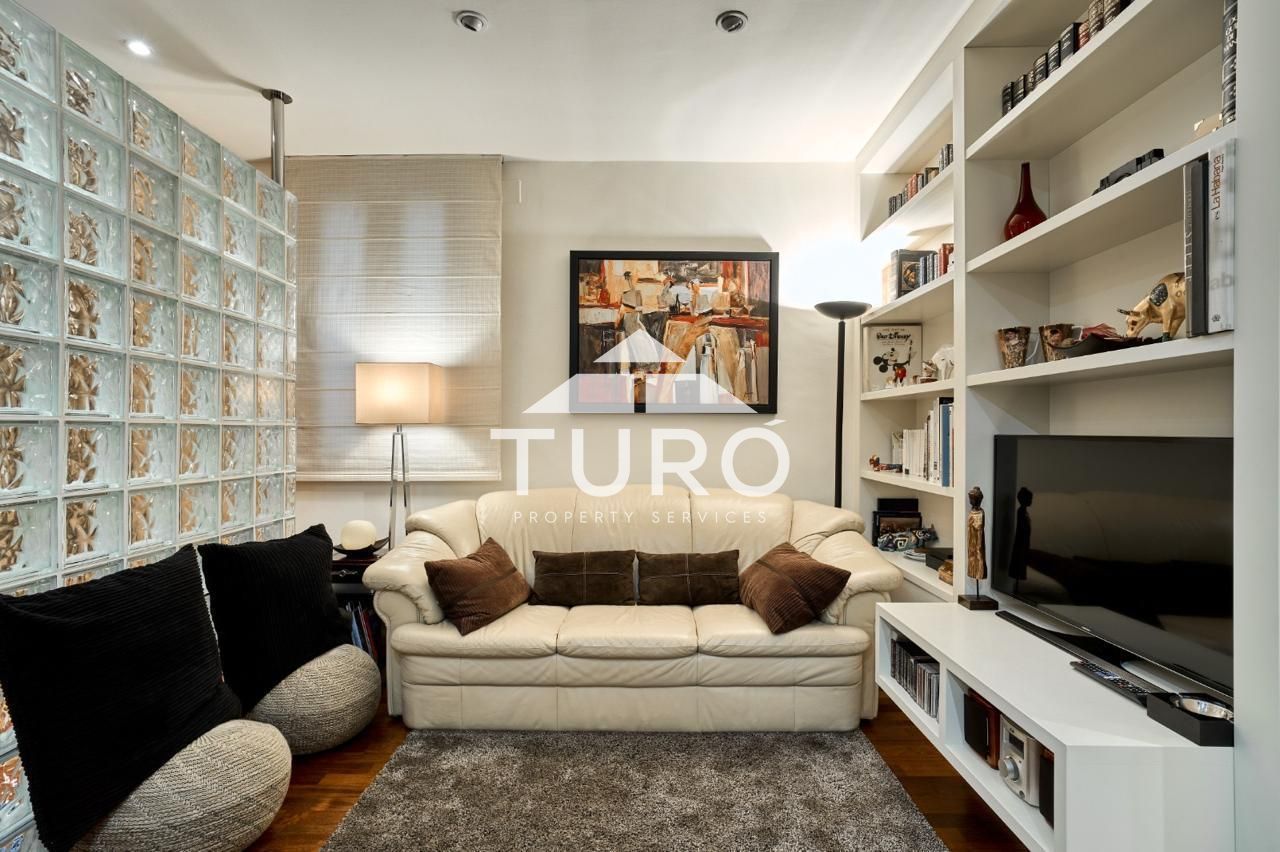 Living room of Flat for sale in  Barcelona Capital  with Heating