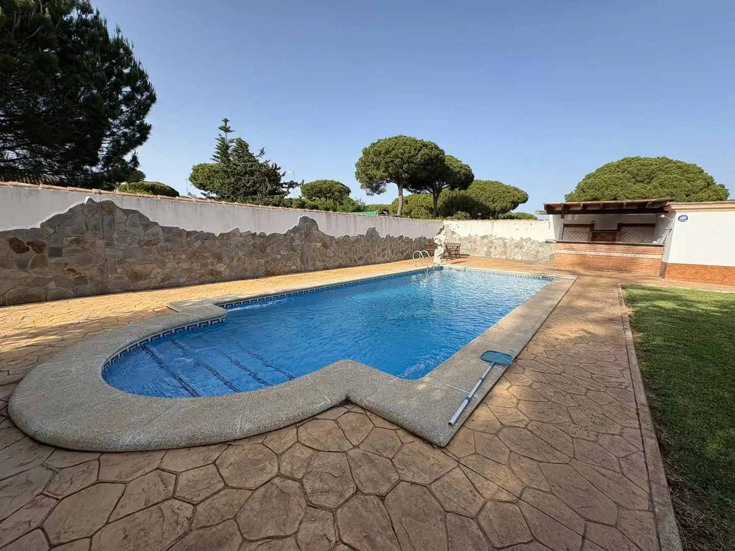 Piscina de Casa o chalet de alquiler en Chiclana de la Frontera con Aire acondicionado, Jardín privado y Piscina