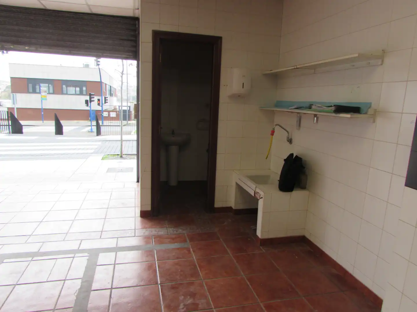 Baño de Local de alquiler en Culleredo con Aire acondicionado