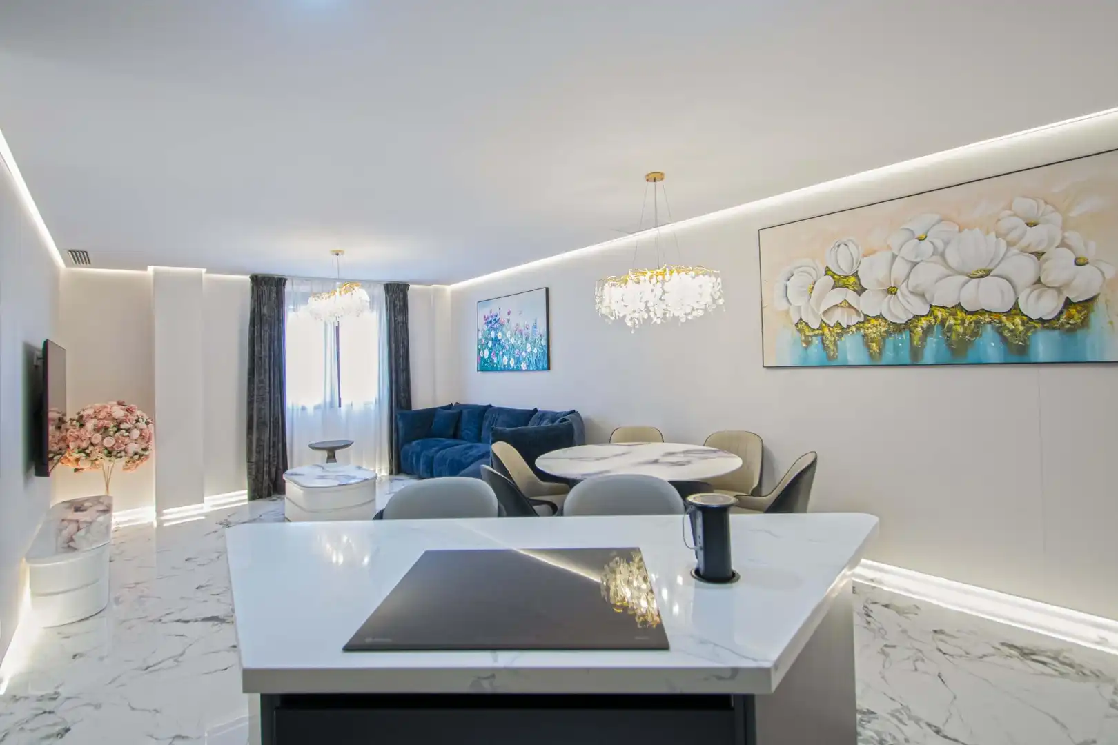 Living room of Flat for sale in Sevilla  with Air Conditioner, Heating and Furnished