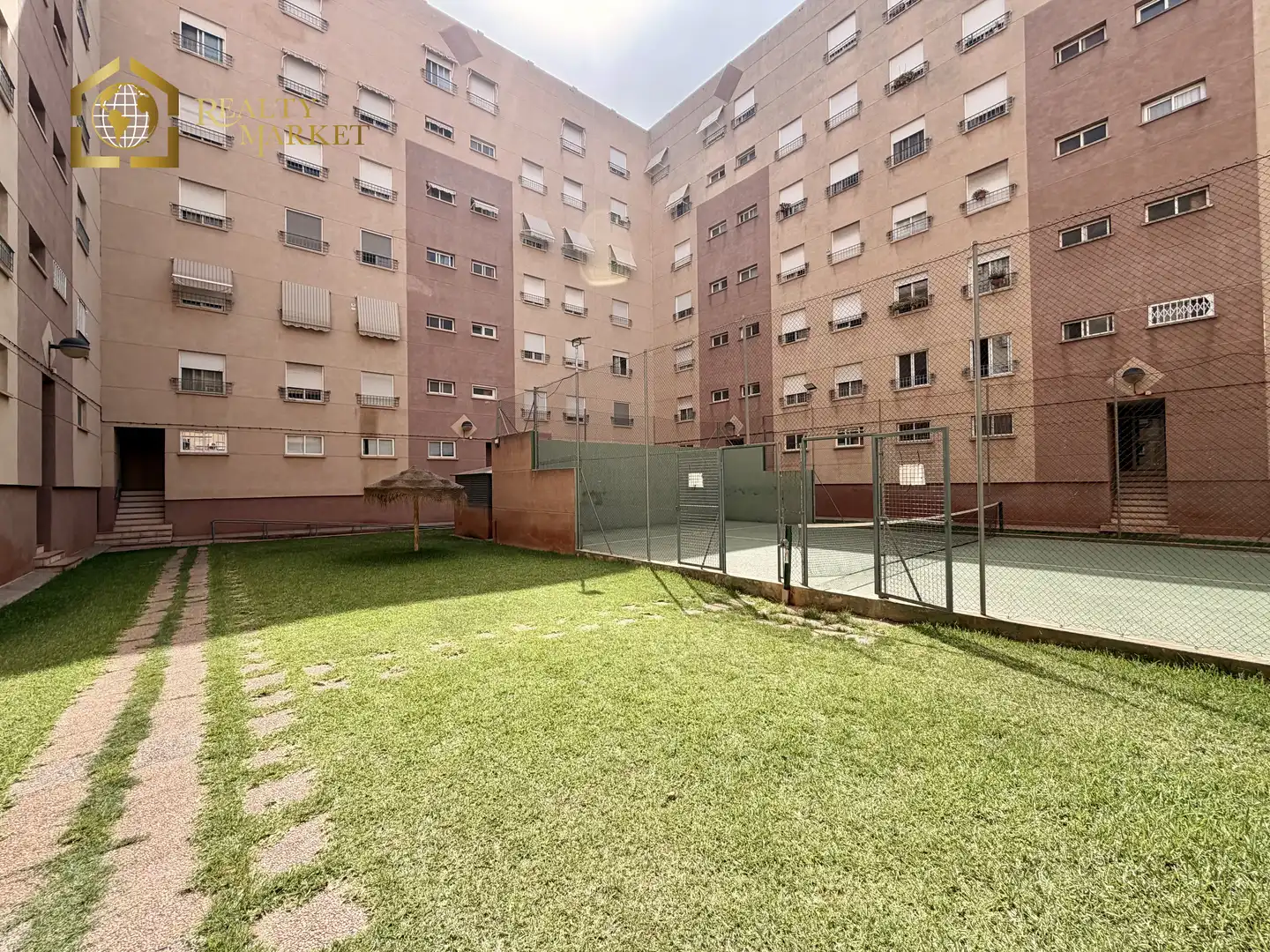 Parking of Flat for sale in Valencia  with Private garden, Furnished and Washing machine